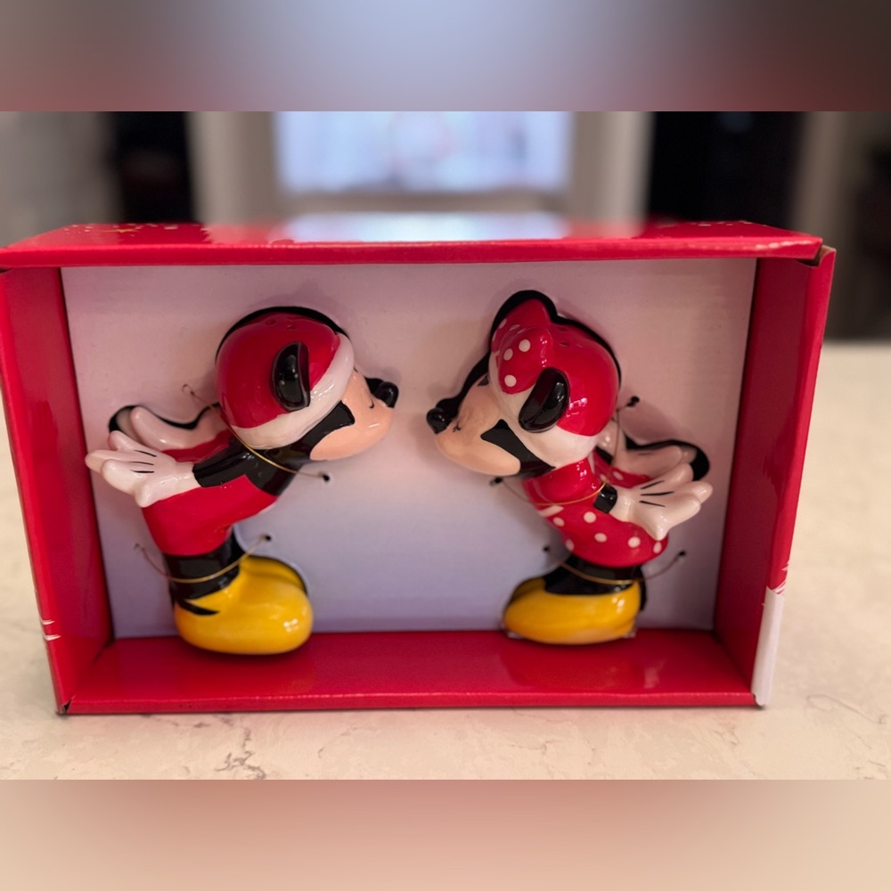 Disney Mickey and Minnie Christmas Kissing Shakers - Red and Yellow